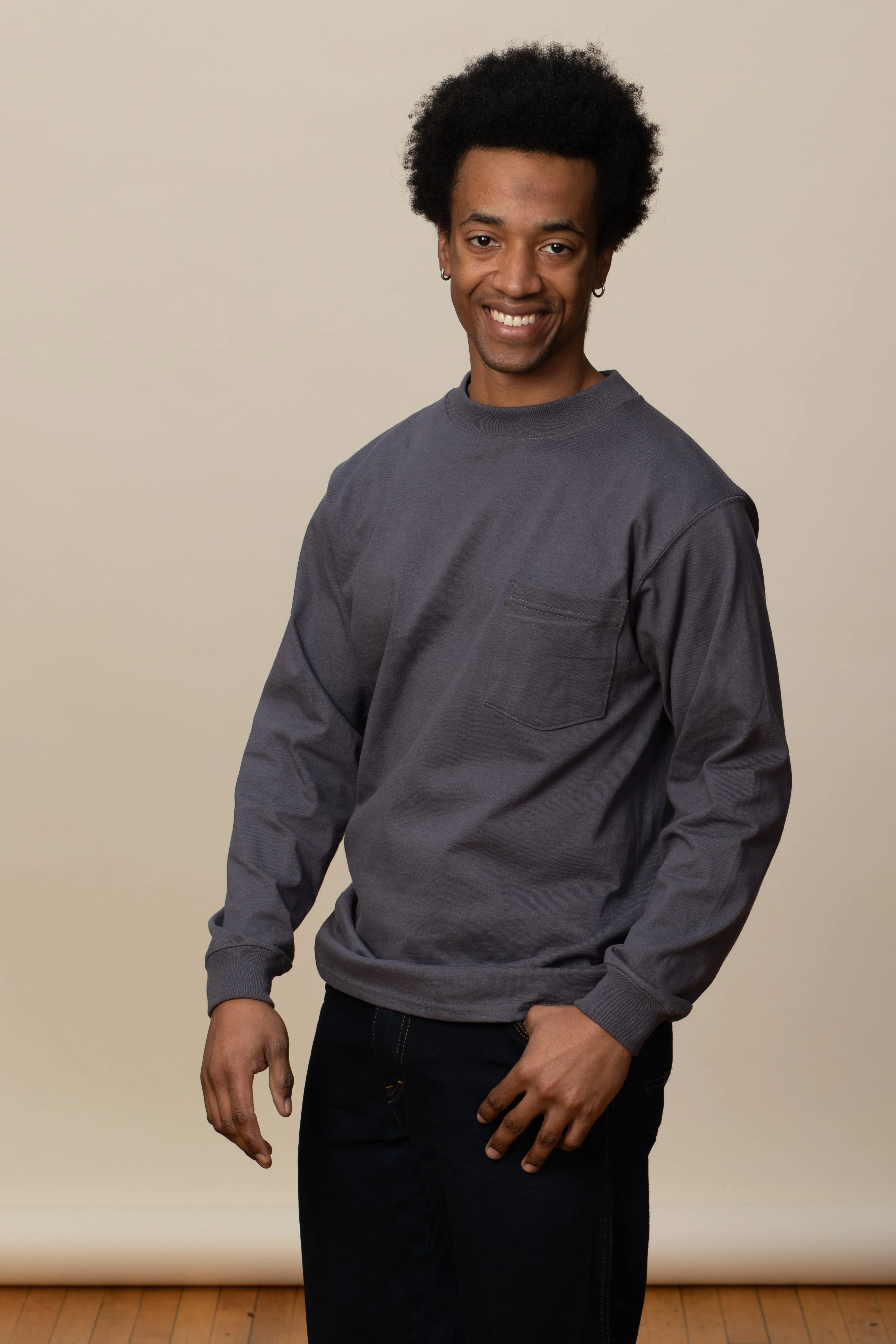 Adult Long Sleeve Crew Neck w/Pocket Classic Fit
