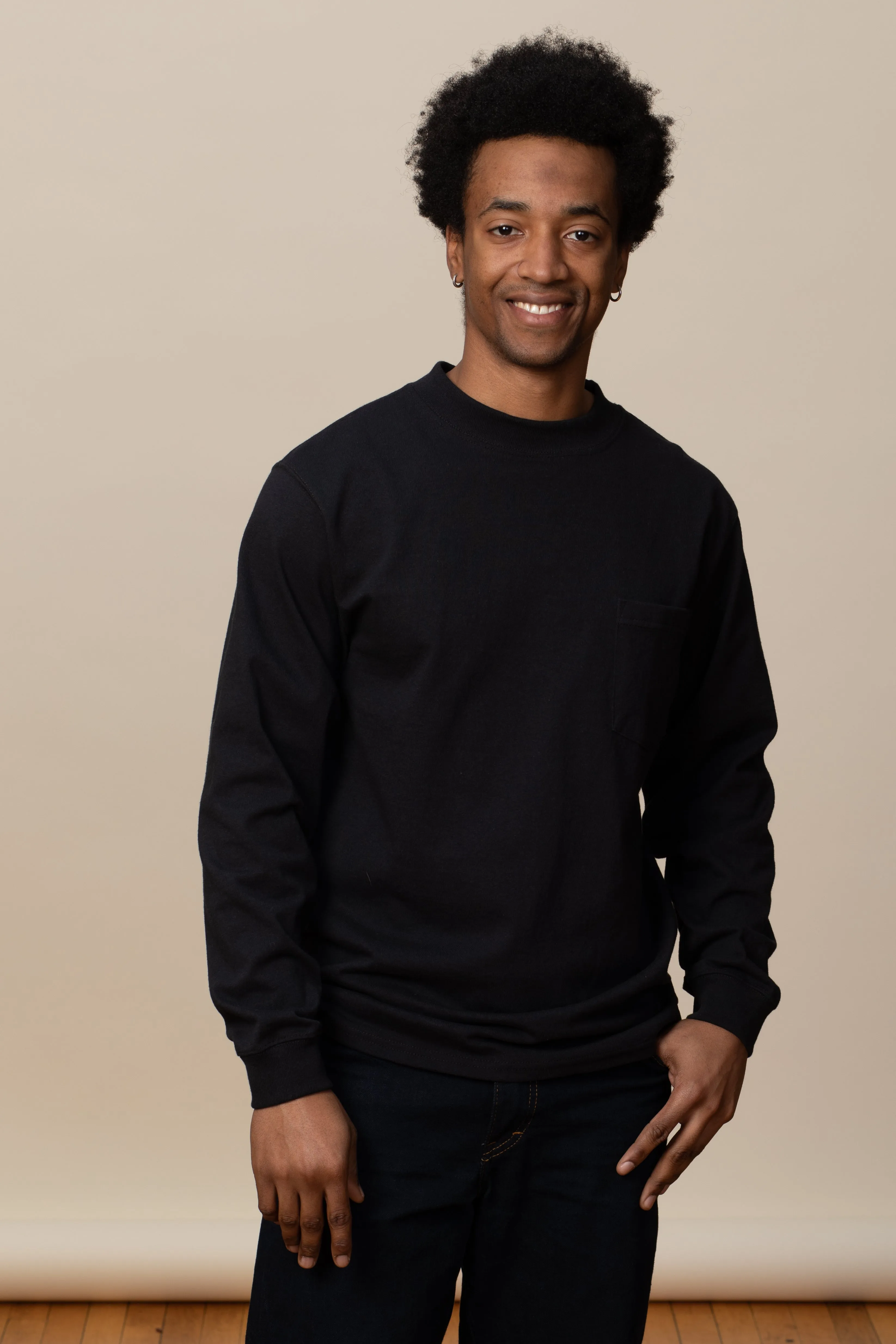 Adult Long Sleeve Crew Neck w/Pocket Classic Fit