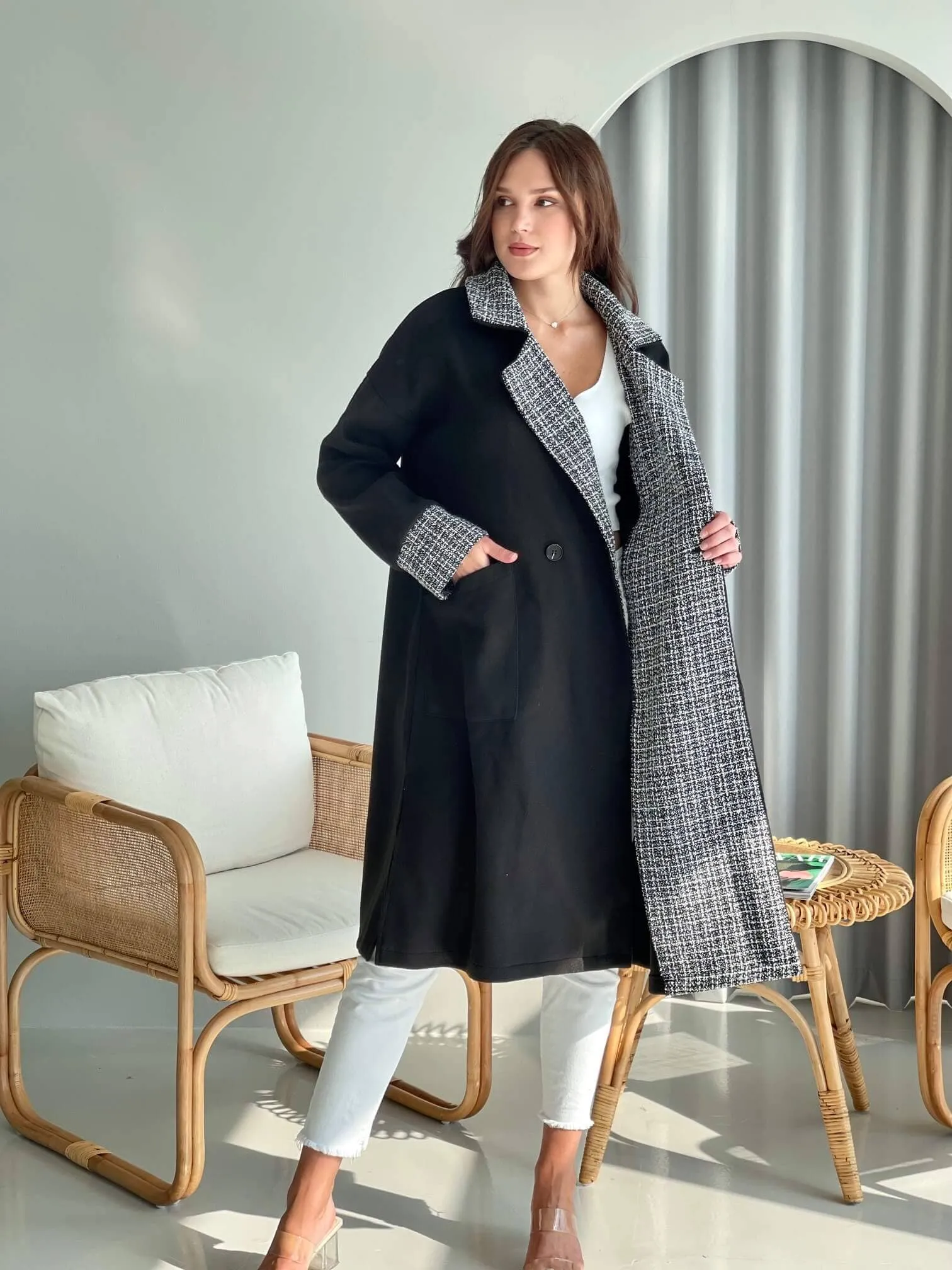 Black Drop Shoulder Coat (Plaided)