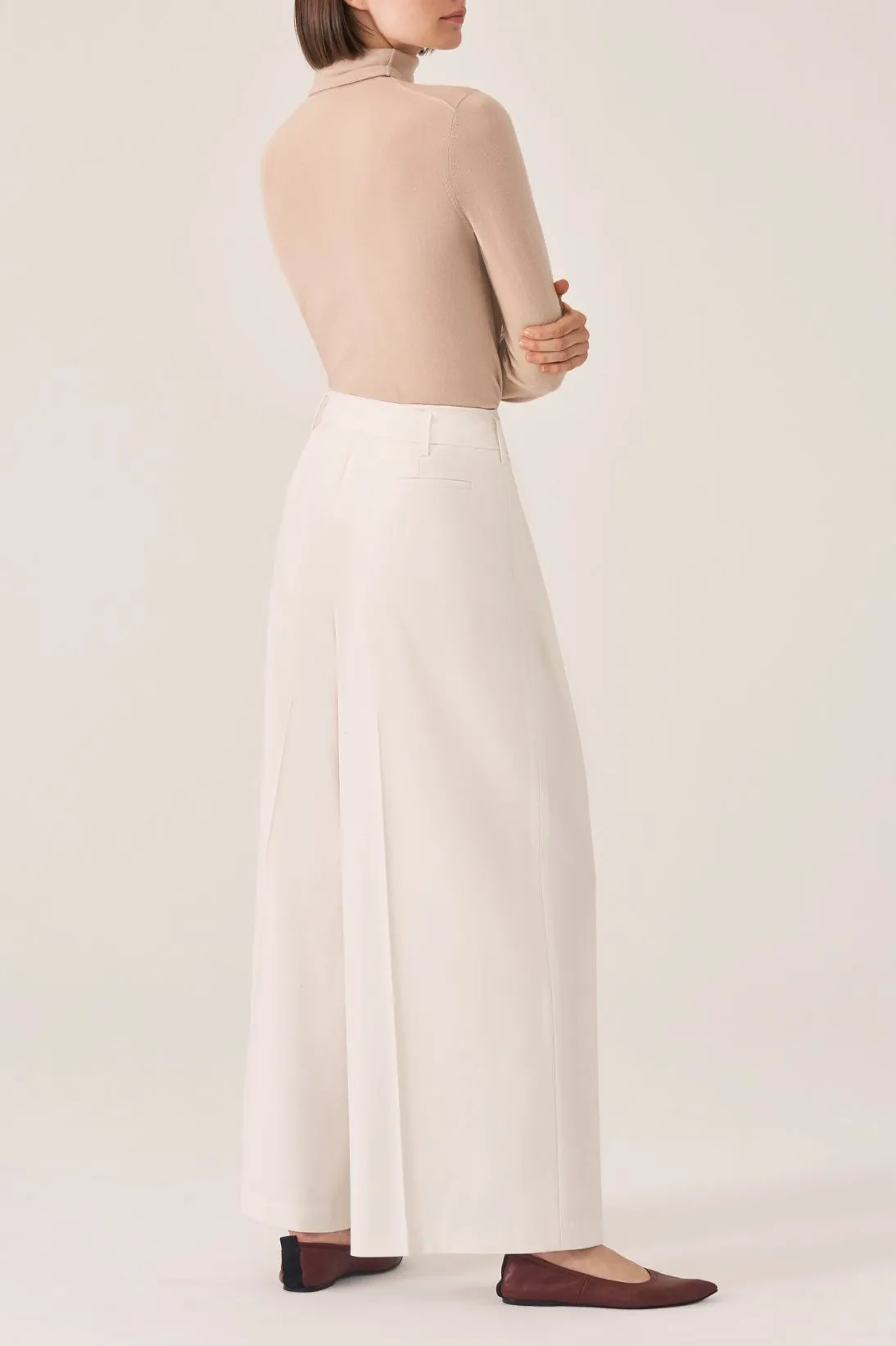CASHMERE FEATHERWEIGHT TURTLENECK